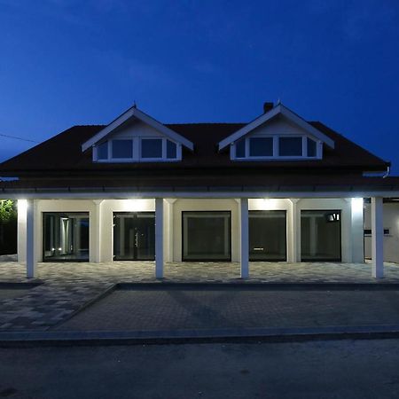 White Apartman Siofok Ngoại thất bức ảnh