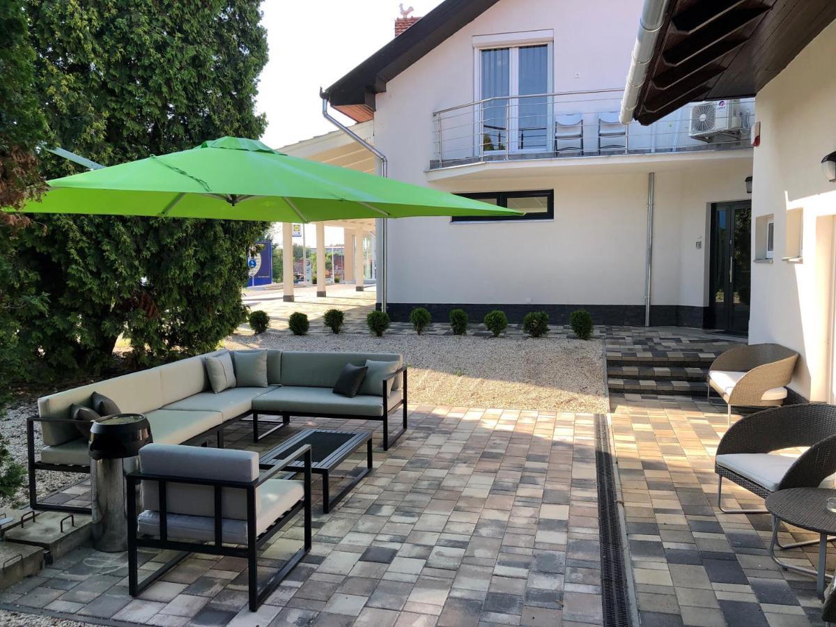 White Apartman Siofok Ngoại thất bức ảnh