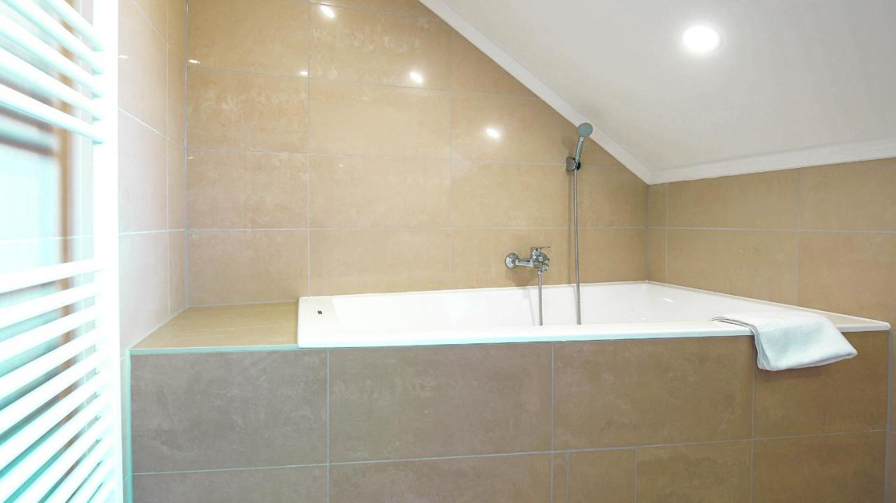 White Apartman Siofok Ngoại thất bức ảnh