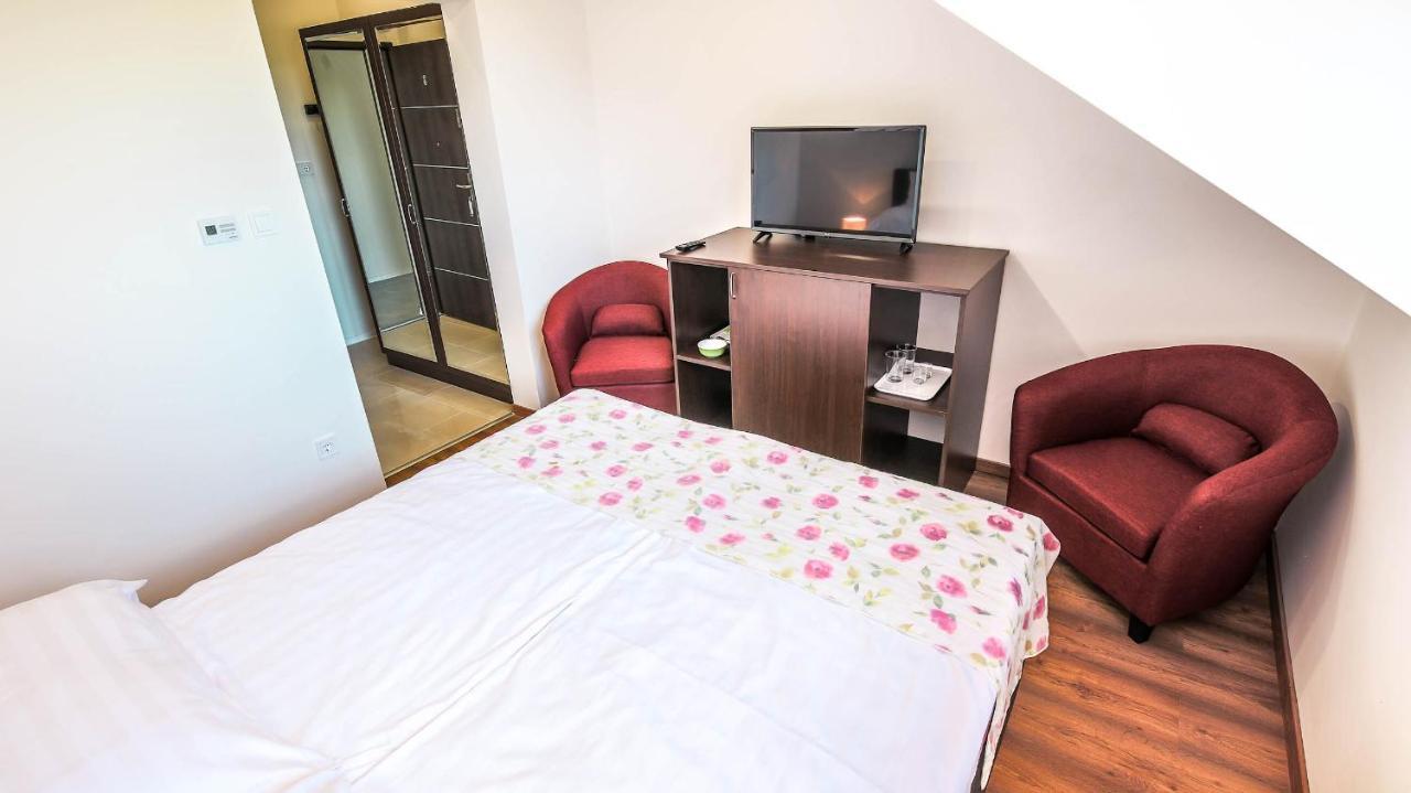 White Apartman Siofok Ngoại thất bức ảnh