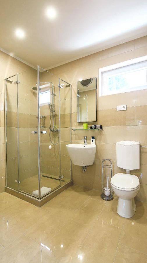 White Apartman Siofok Ngoại thất bức ảnh