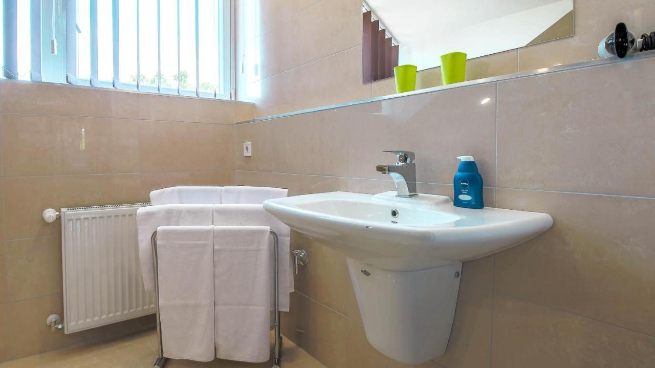 White Apartman Siofok Ngoại thất bức ảnh